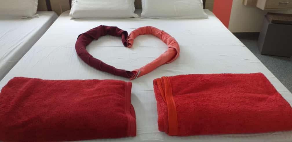 Mango Tree Homestay ฮัมปี ภายนอก รูปภาพ