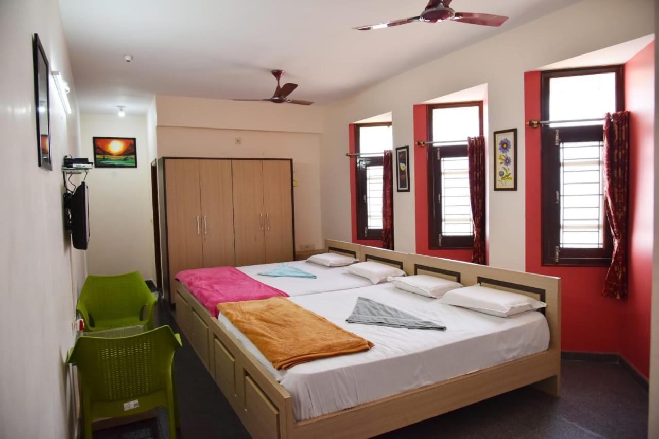 Mango Tree Homestay ฮัมปี ภายนอก รูปภาพ