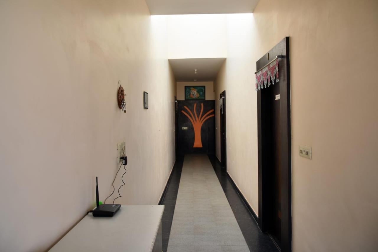 Mango Tree Homestay ฮัมปี ภายนอก รูปภาพ